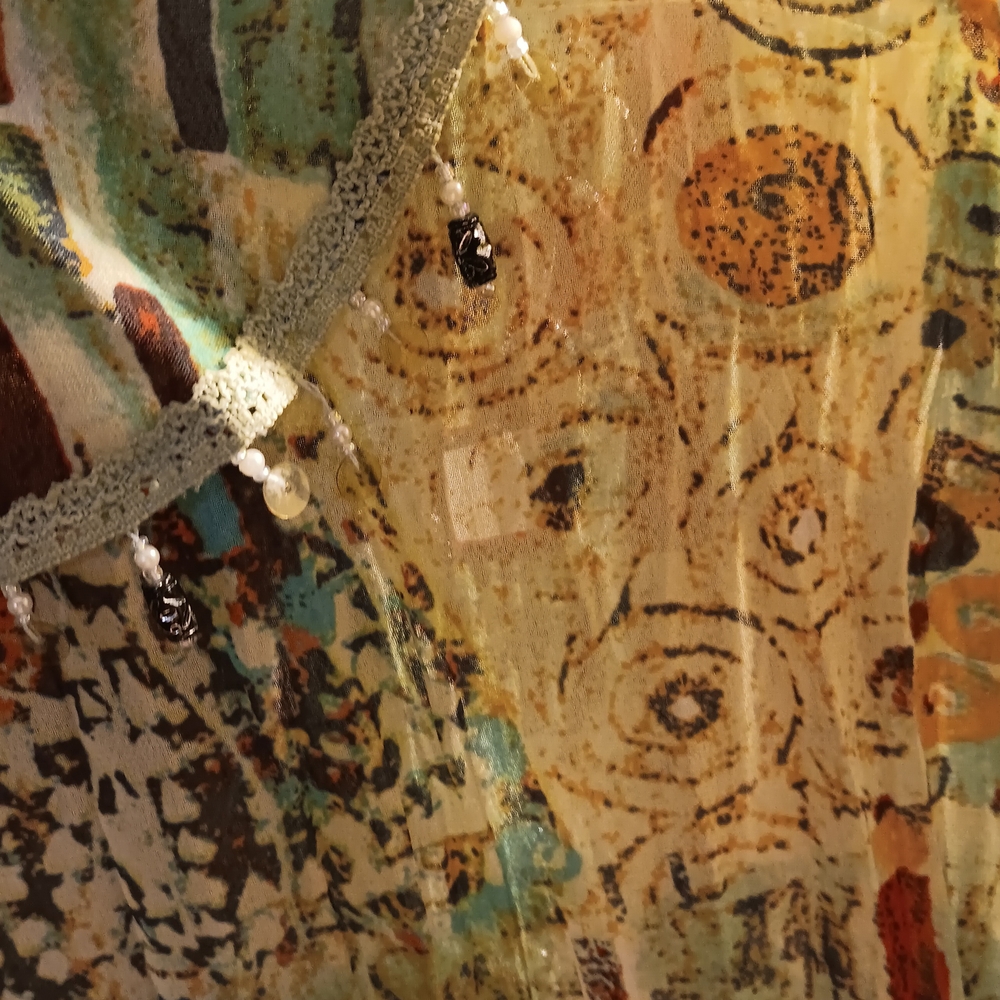 Abstract Patterned Blouse - Picture 12 of 13